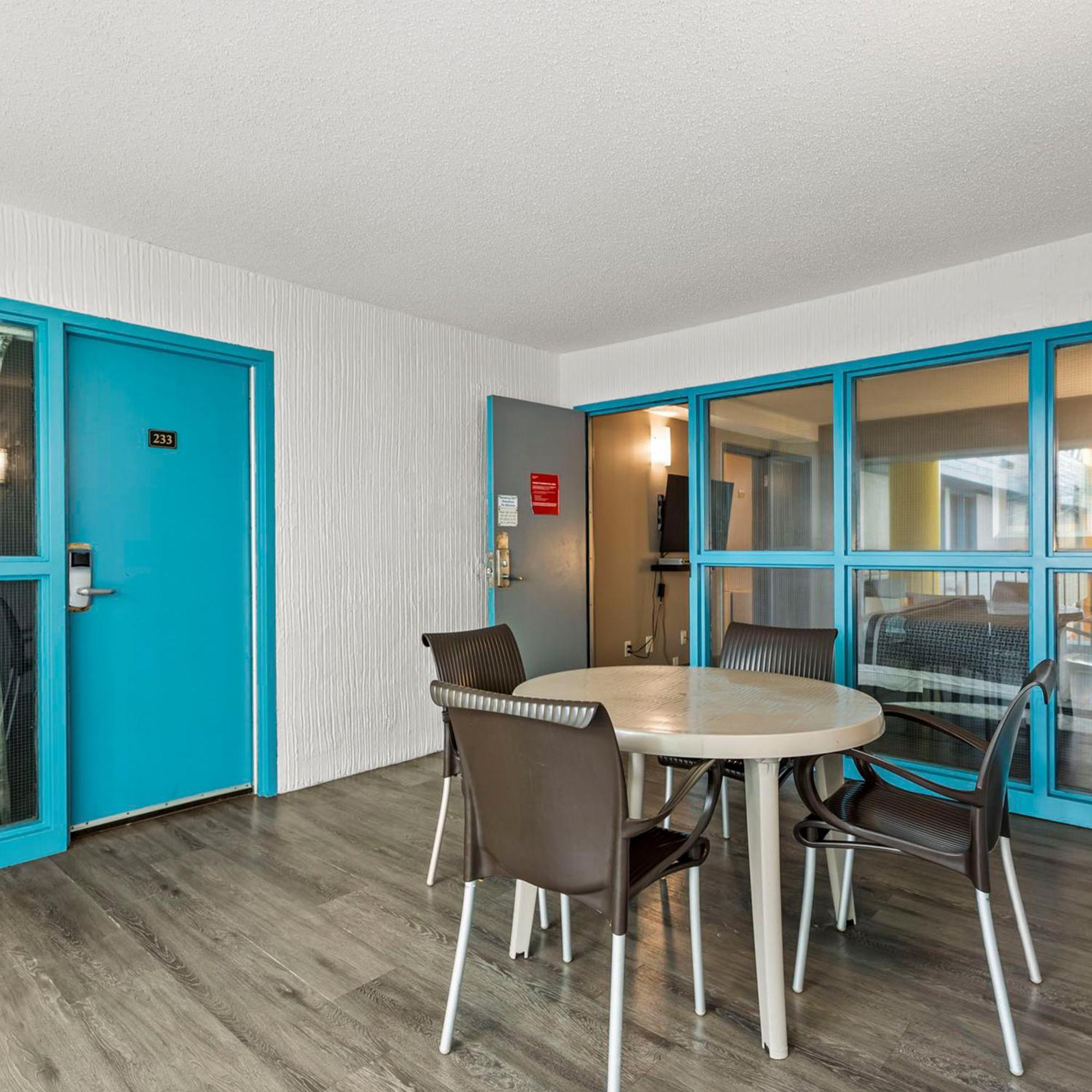 Travelodge Hotel By Wyndham Saskatoon Exterior foto